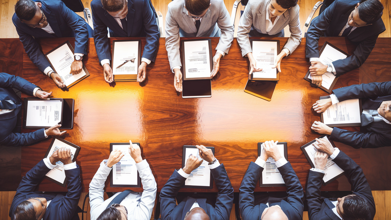 Strategic Reporting for Different Stakeholders